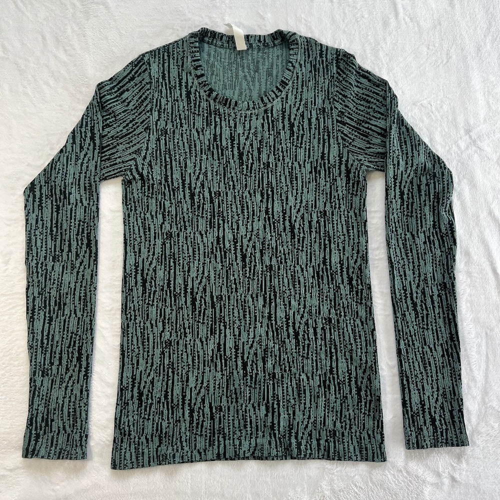 Athleta Women's Long Sleeved Top, size M